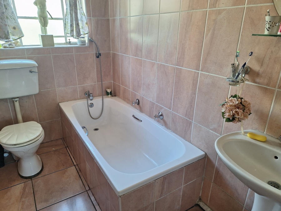 3 Bedroom Property for Sale in Vaalpark Free State